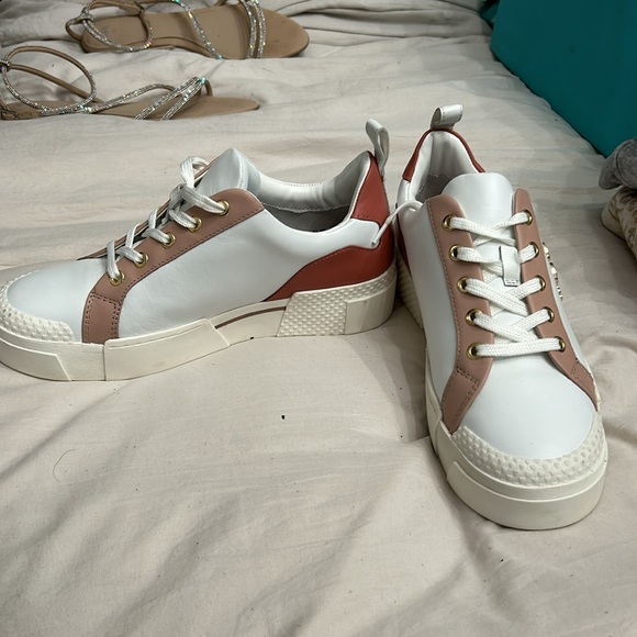 Love Moschino running shoes pink and white leather - Picture 2 of 5